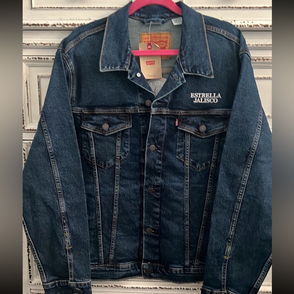 New Levi’s denim jacket men’s XL